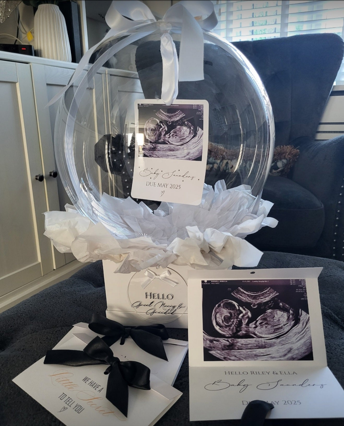 Baby announcement balloon